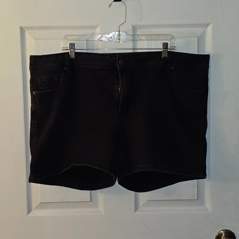 Rue+ Black Jean Short